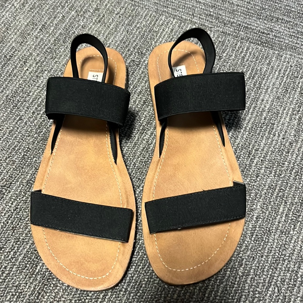 Black and Tan Steve Madden sandals